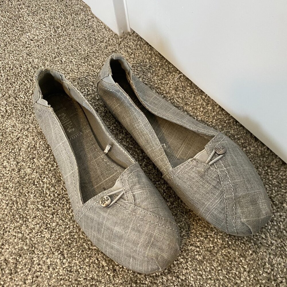 Mad Love Women’s Shoes Grey Flats Canvas Slip On Size 10